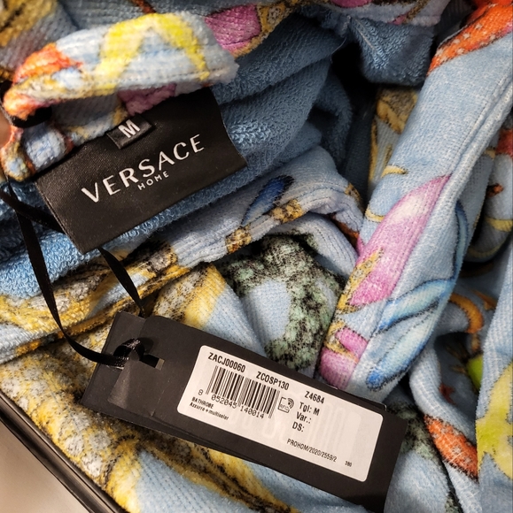 Versace Starfish Robe- Tresor De La Mer Pale Blue Terrycloth Unisex Bath Robe - Picture 6 of 13